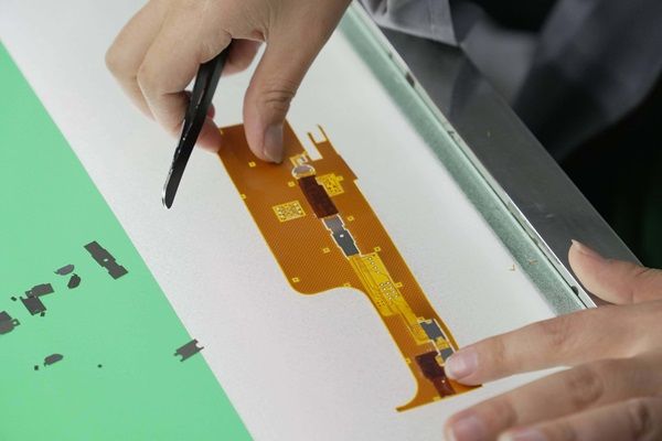 機器視覺的液晶顯示屏FPC裁切應用